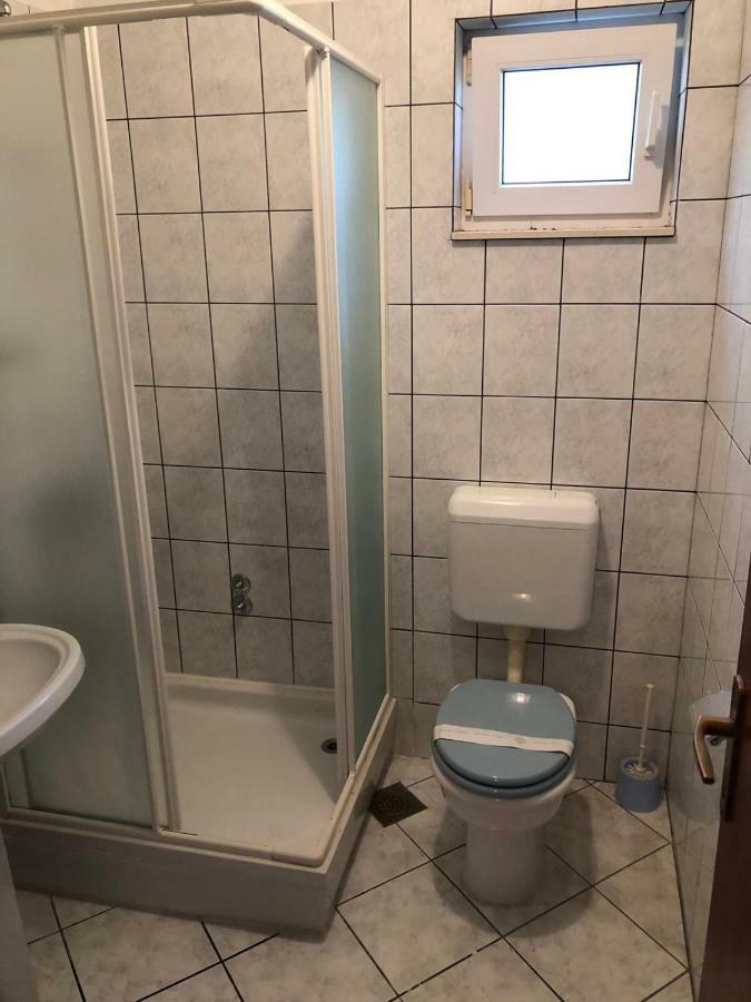 Apartments With Private Parking Башка-Вода Экстерьер фото