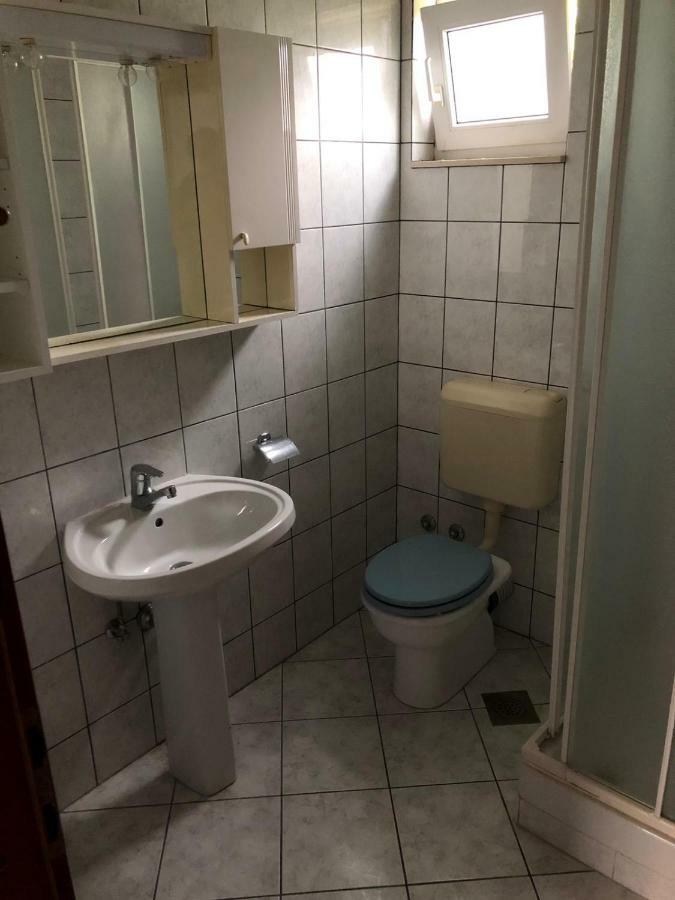 Apartments With Private Parking Башка-Вода Экстерьер фото