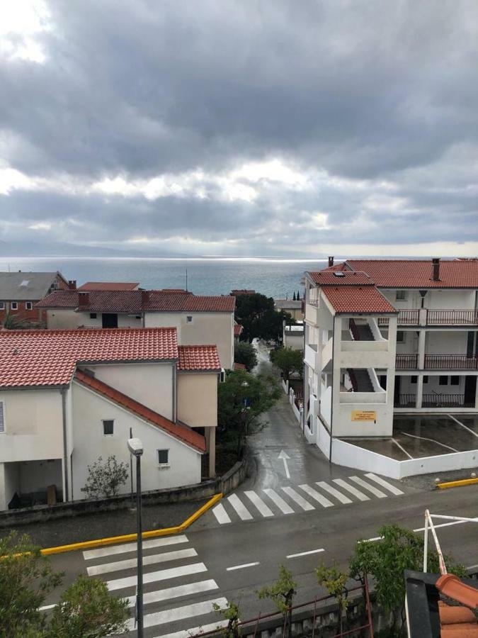 Apartments With Private Parking Башка-Вода Экстерьер фото