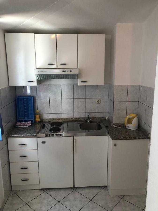 Apartments With Private Parking Башка-Вода Экстерьер фото