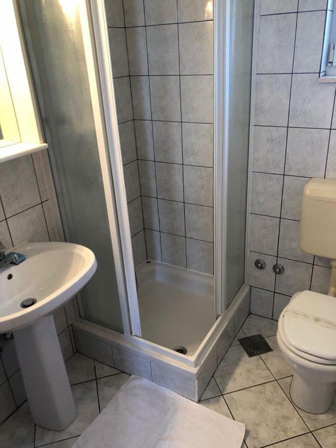 Apartments With Private Parking Башка-Вода Экстерьер фото